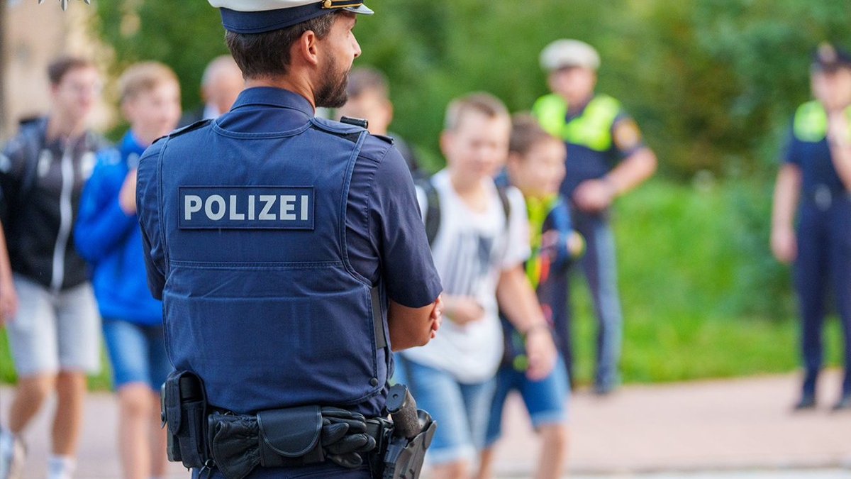 POL-MFR: (945) Schulstart in Bayern - Das Polizeipräsidium Mittelfranken erinnert an die Gefahren des Schulwegs und kündigt Kontrollaktionen an - Foto: presseportal.de