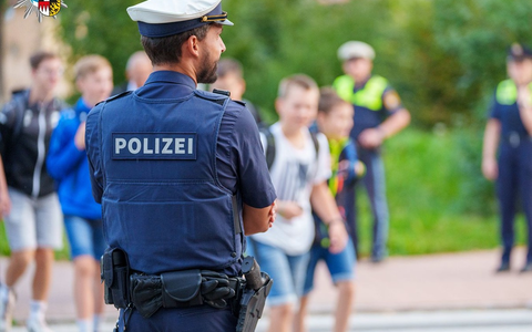 POL-MFR: (945) Schulstart in Bayern - Das Polizeipräsidium Mittelfranken erinnert an die Gefahren des Schulwegs und kündigt Kontrollaktionen an - Foto: presseportal.de