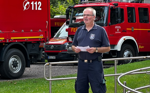FW-ROW: Großbrand im Beverner Wald: Einsatzkräfte im Kampf gegen die Flammen - Foto: presseportal.de
