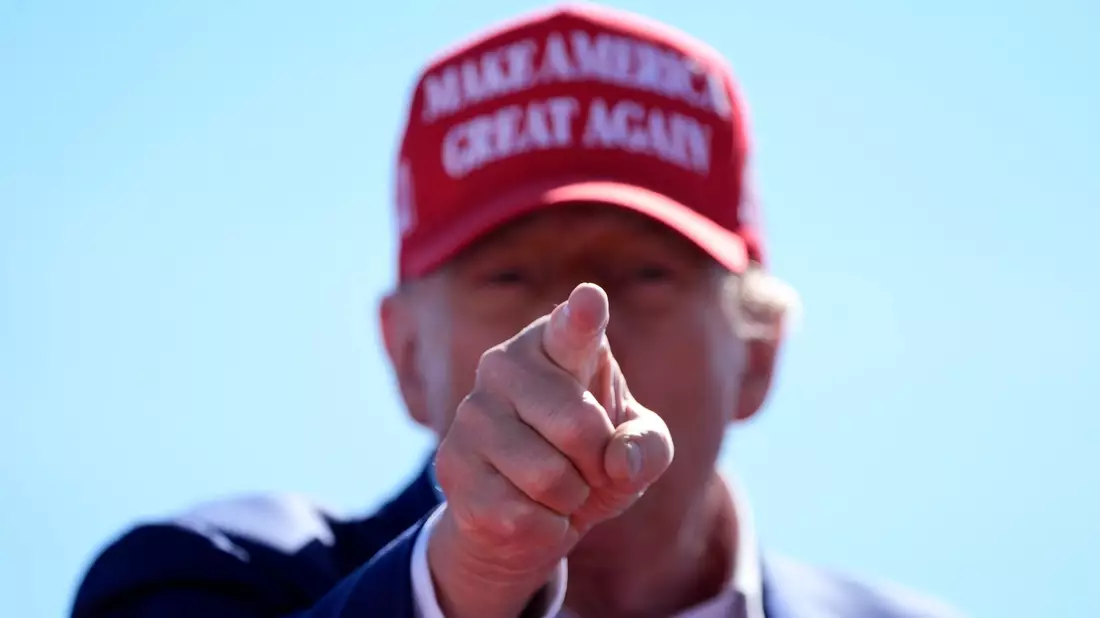 Die Unterstützung für Ex-Präsident Trump ist der Umfrage zufolge stabil. (Archivbild) - Bild: Alex Brandon/AP/dpa