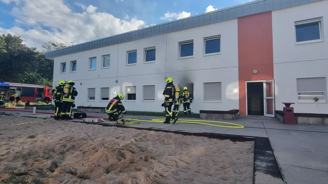FW-OB: Brand in Flüchtlingsunterkunft an der Duisburger Straße schnell unter Kontrolle gebracht - Bild: presseportal.de