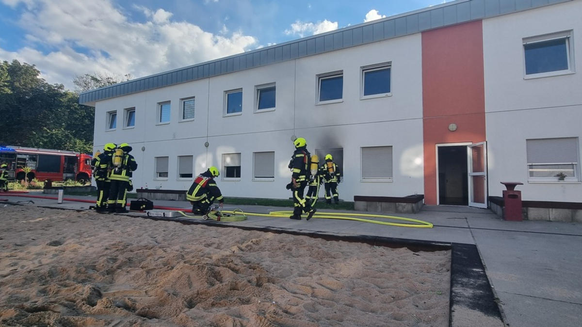 FW-OB: Brand in Flüchtlingsunterkunft an der Duisburger Straße schnell unter Kontrolle gebracht - Foto: presseportal.de
