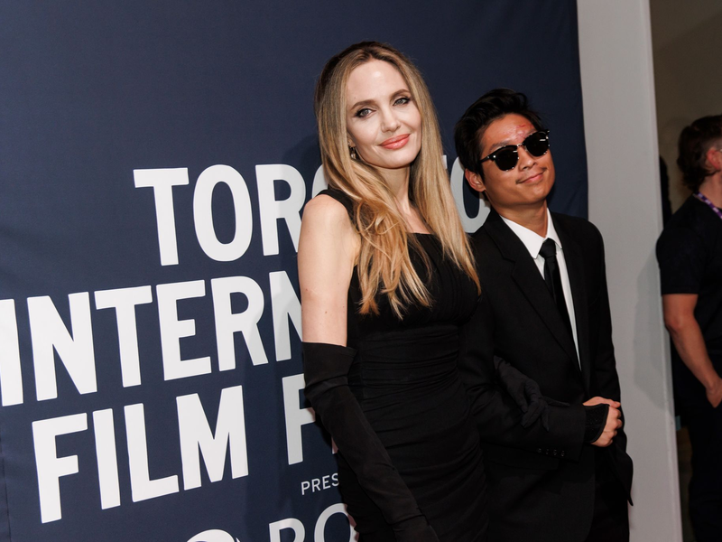 Jolie bedankt sich für Auszeichnung mit einem Appell an Zuschauer und Künstler.  - Foto: Cole Burston/The Canadian Press via AP/dpa