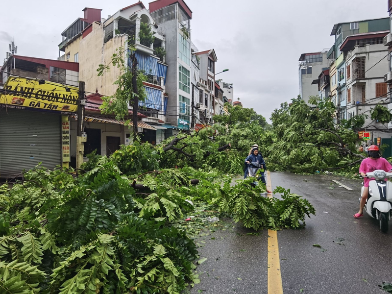 Anhaltender Starkregen bereitet den Behörden Sorgen. - Foto: VNA/XinHua/dpa