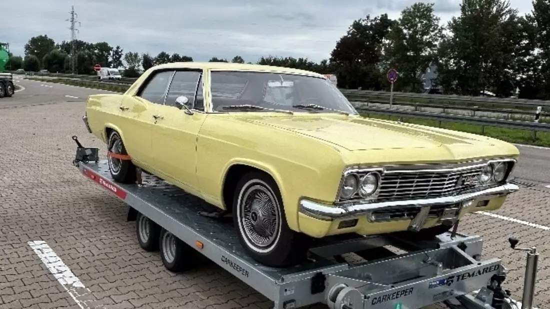 HZA-A: Zoll versteuert Oldtimer nach / Chevrolet aus der Schweiz aufgegriffen - Bild: presseportal.de
