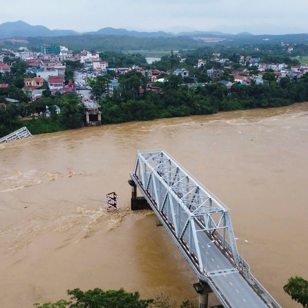 In vielen Flüssen herrscht nach Taifun «Yagi» Hochwasser - Foto: Bui Van Lanh/VNA/AP/dpa