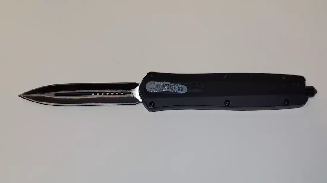 BPOL-HH: (FOTO) Bundespolizei am Hamburg Airport: verbotenes Springmesser führt zur Strafanzeige, 150 Euro Sicherheitsleistung - Bild: presseportal.de