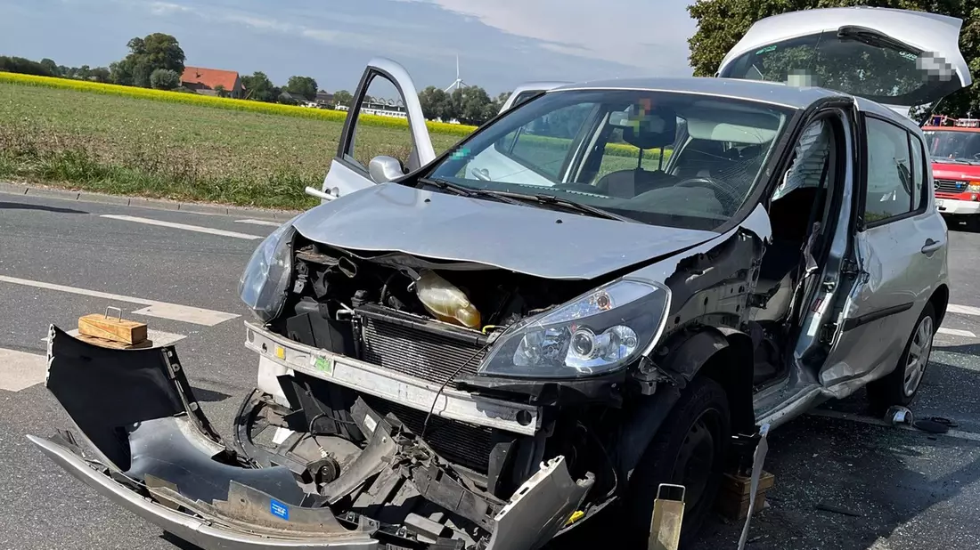 POL-MI: Autofahrerin bei Zusammenstoß schwer verletzt - Bild: presseportal.de