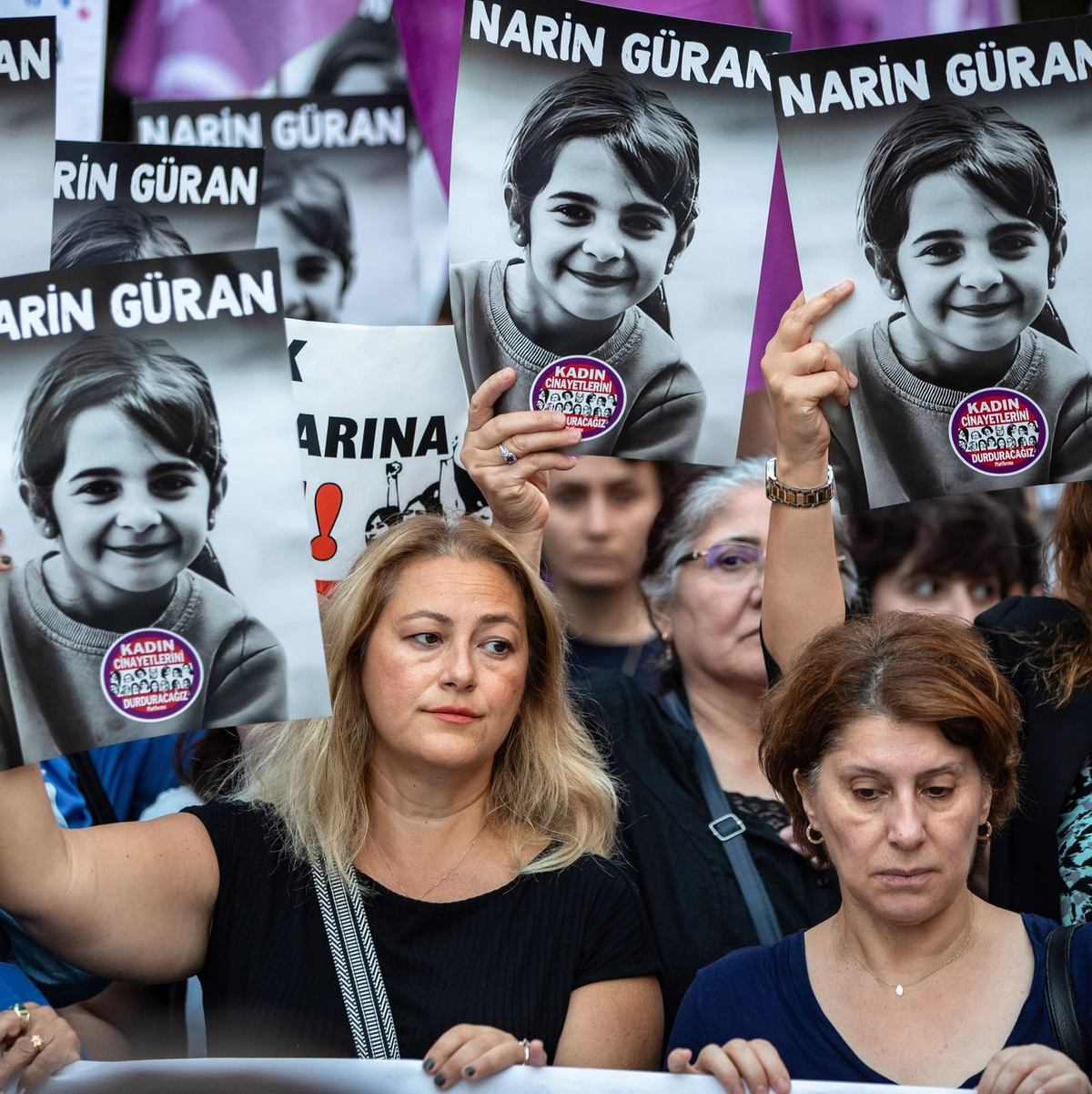 Der Tod der achtjährigen Narin erschüttert die Türkei, Menschen demonstrieren deswegen (Foto aktuell). - Foto: Onur Dogman/SOPA Images via ZUMA Press Wire/dpa