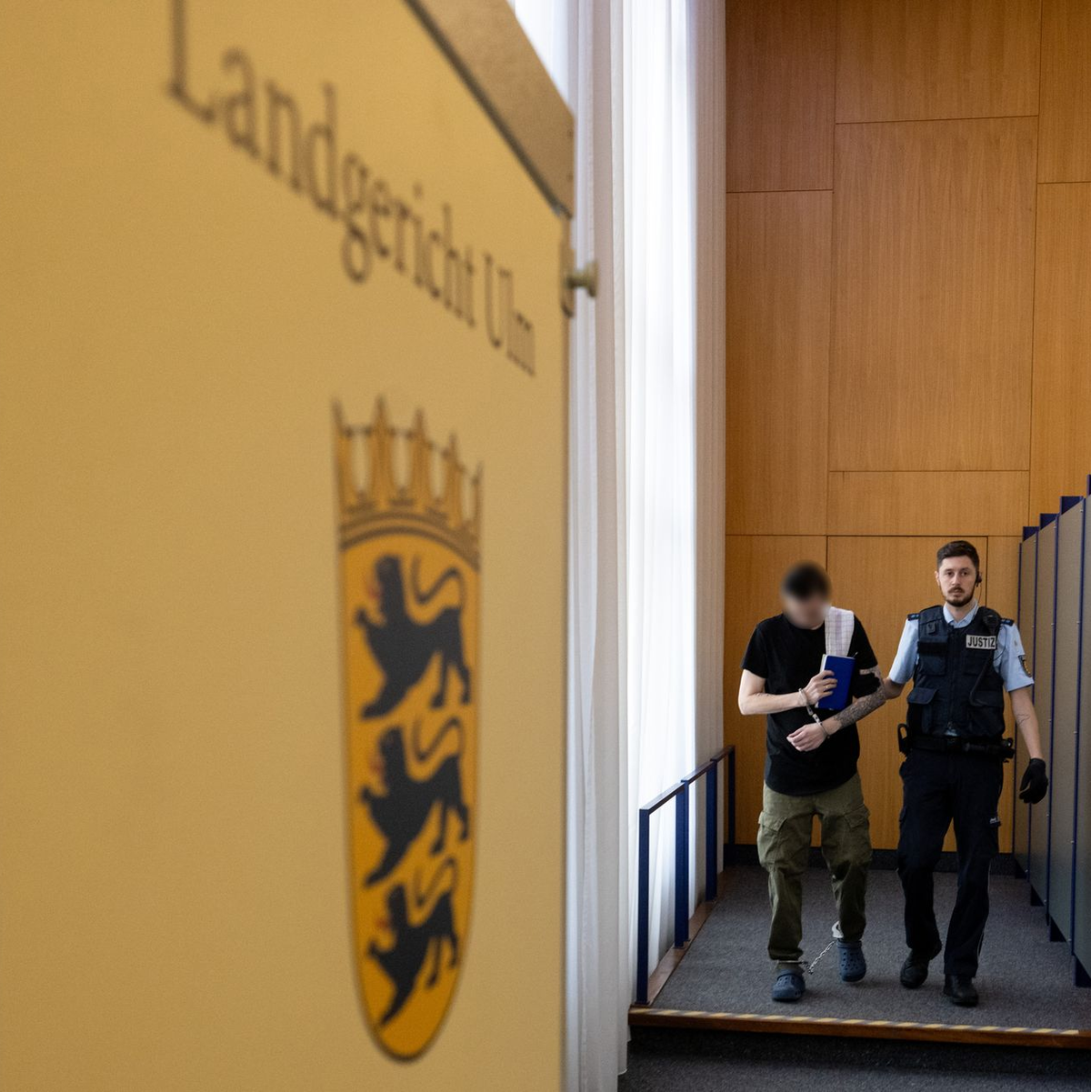 Eine Lebenskrise soll zu der Tat geführt haben. - Foto: Stefan Puchner/dpa