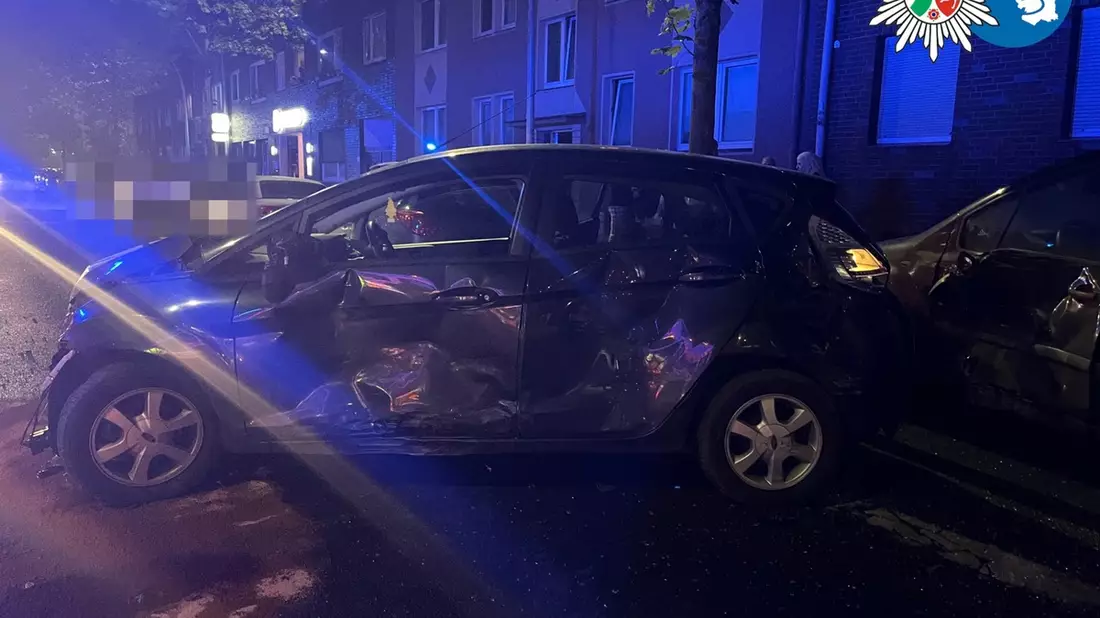 POL-DU: Untermeiderich: Vorfahrt missachtet - zwei Verletzte, vier beschädigte Fahrzeuge - Bild: presseportal.de
