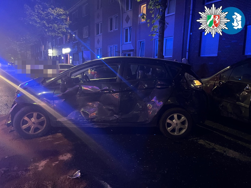 POL-DU: Untermeiderich: Vorfahrt missachtet - zwei Verletzte, vier beschädigte Fahrzeuge - Foto: presseportal.de