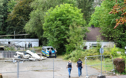 Zeugen hörten Schreie: In einer ehemaligen Brauerei in Iserlohn sollen mehrere Männer einen 30-Jährigen misshandelt haben.  - Foto: Alex Talash/dpa