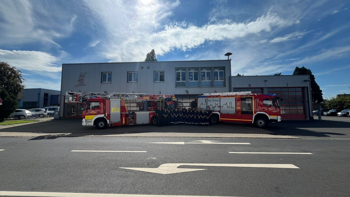 FW Tönisvorst: Berufsfeuerwehrtag der Jugendfeuerwehr Tönisvorst - Foto: presseportal.de