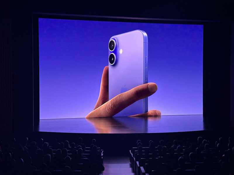 Die Deutsche Umwelthilfe zweifelt an der angeblichen Klimaneutralität der Apple Watch.  - Foto: Andrej Sokolow/dpa