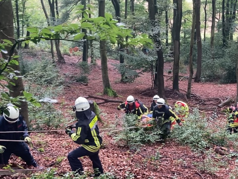 FW-EN: Aufwändiger Rettungseinsatz nach Treckerunfall im Wald - Foto: presseportal.de
