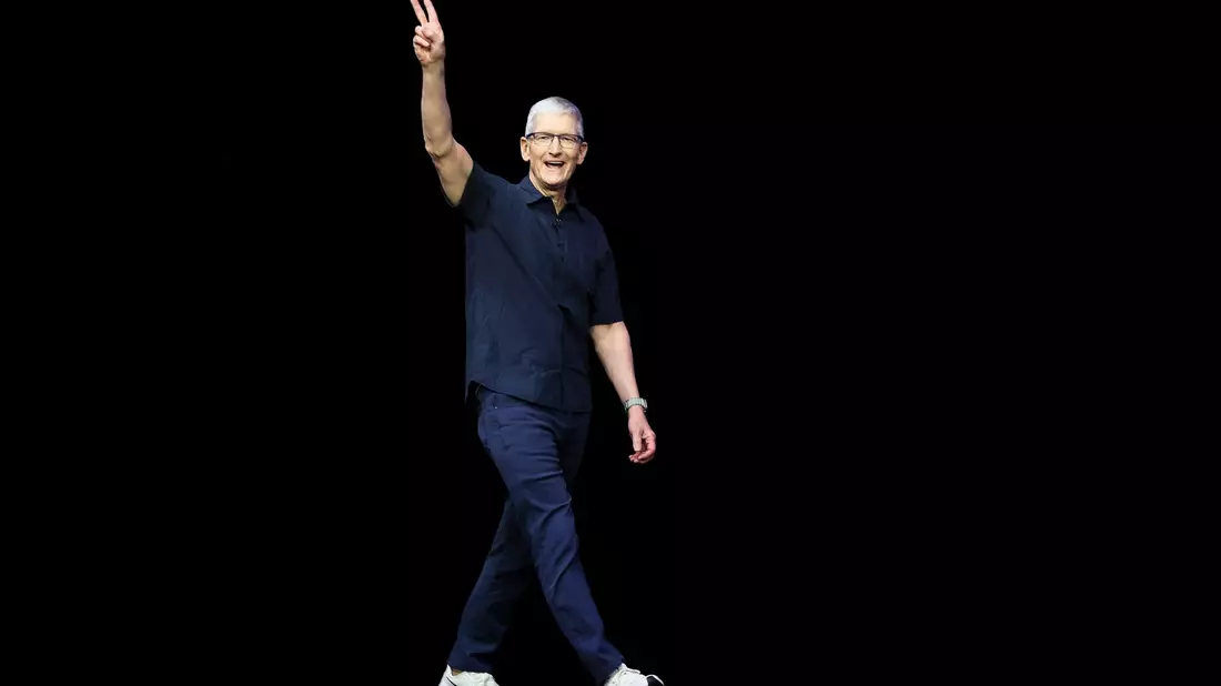 Tim Cook ließ sich kurz vor aufgezeichneten Vorstellung der neuen Geräte blicken. - Bild: Juliana Yamada/AP/dpa