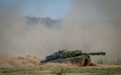 Ein bislang geltender sogenannter Mindestausschluss von Investitionen in Rüstungsgüter für als nachhaltig ausgewiesene Fonds der deutschen Verbände soll aufgehoben werden. - Foto: Kay Nietfeld/dpa