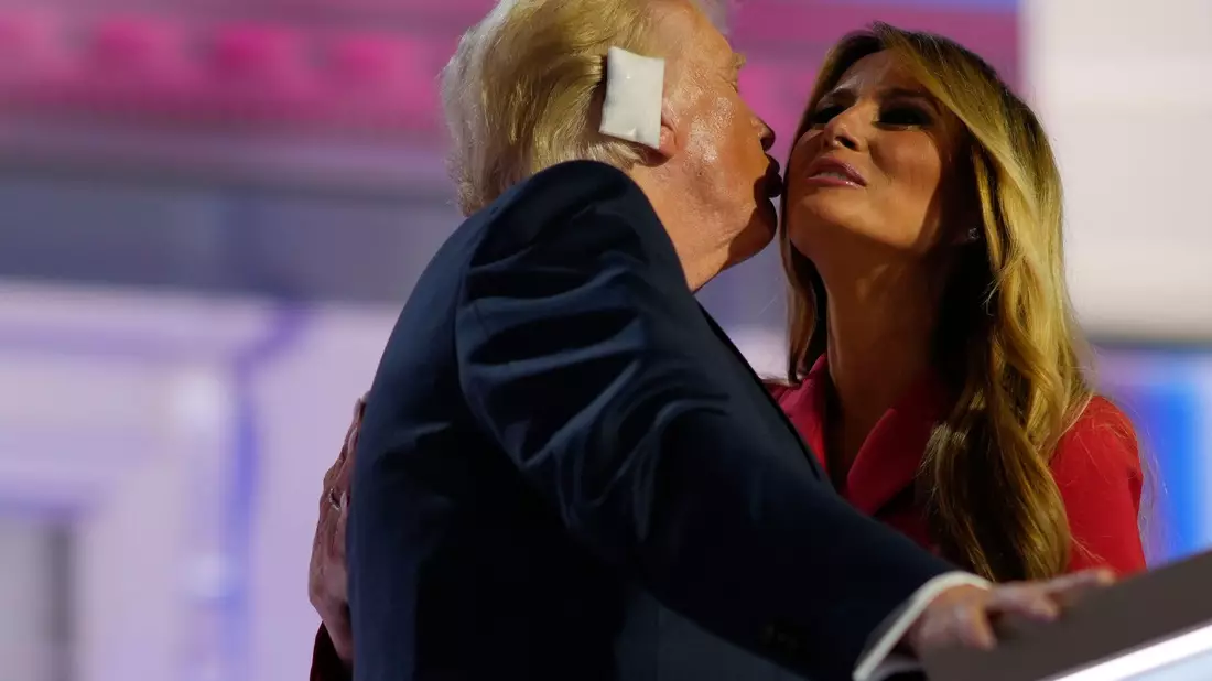 Melania Trump trat beim Republikaner-Parteitag öffentlich auf - eine Seltenheit. (Archivbild) - Bild: Julia Nikhinson/AP/dpa