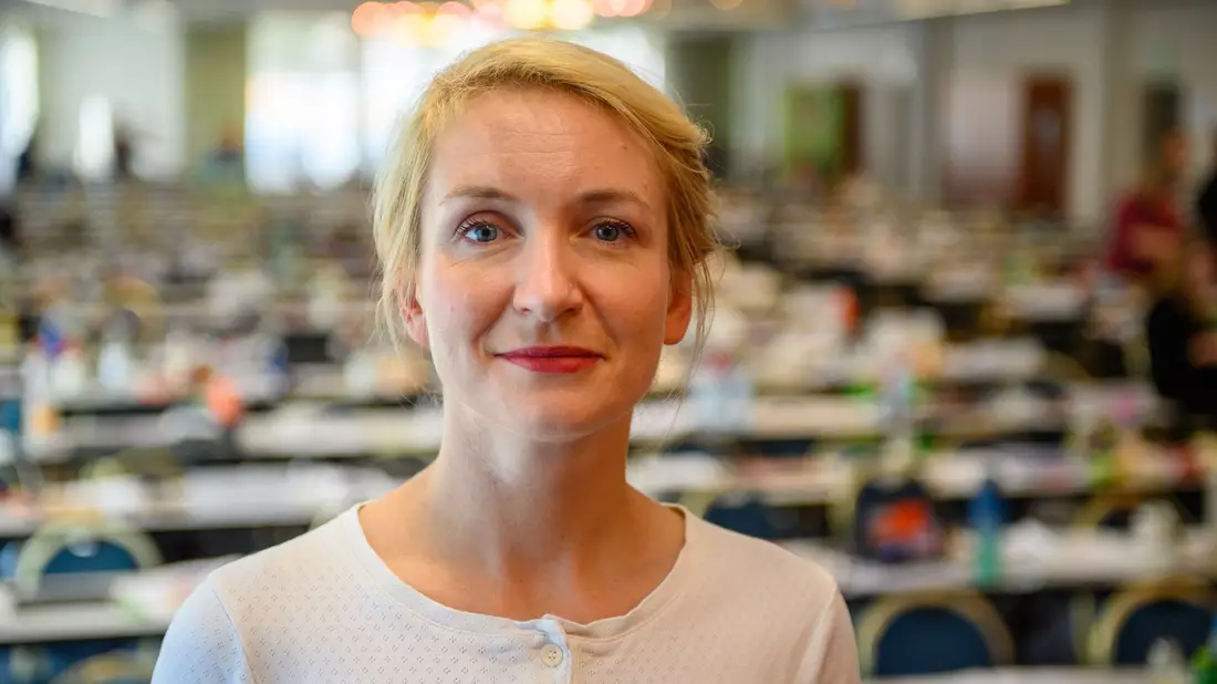 Ines Schwerdtner bewirbt sich mit ihrem Parteikollegen Jan van Aken um die Doppelspitze der Partei Die Linke. (Archivbild) - Bild: Klaus-Dietmar Gabbert/dpa
