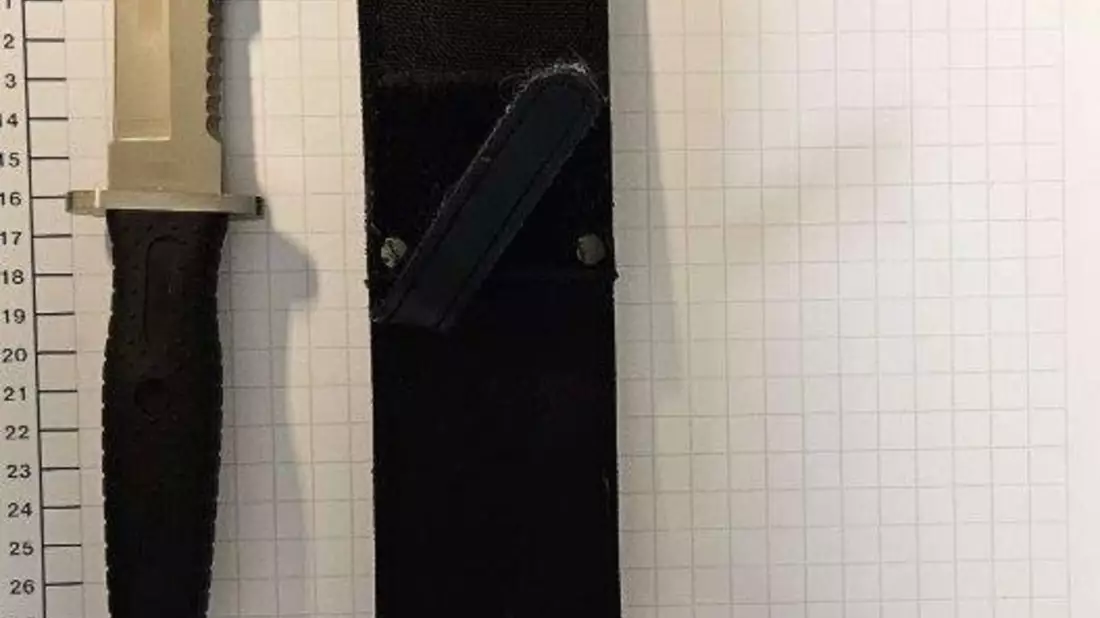 BPOL NRW: Bundespolizisten stellen Tactical Knife bei 54-Jährigem sicher - Bild: presseportal.de