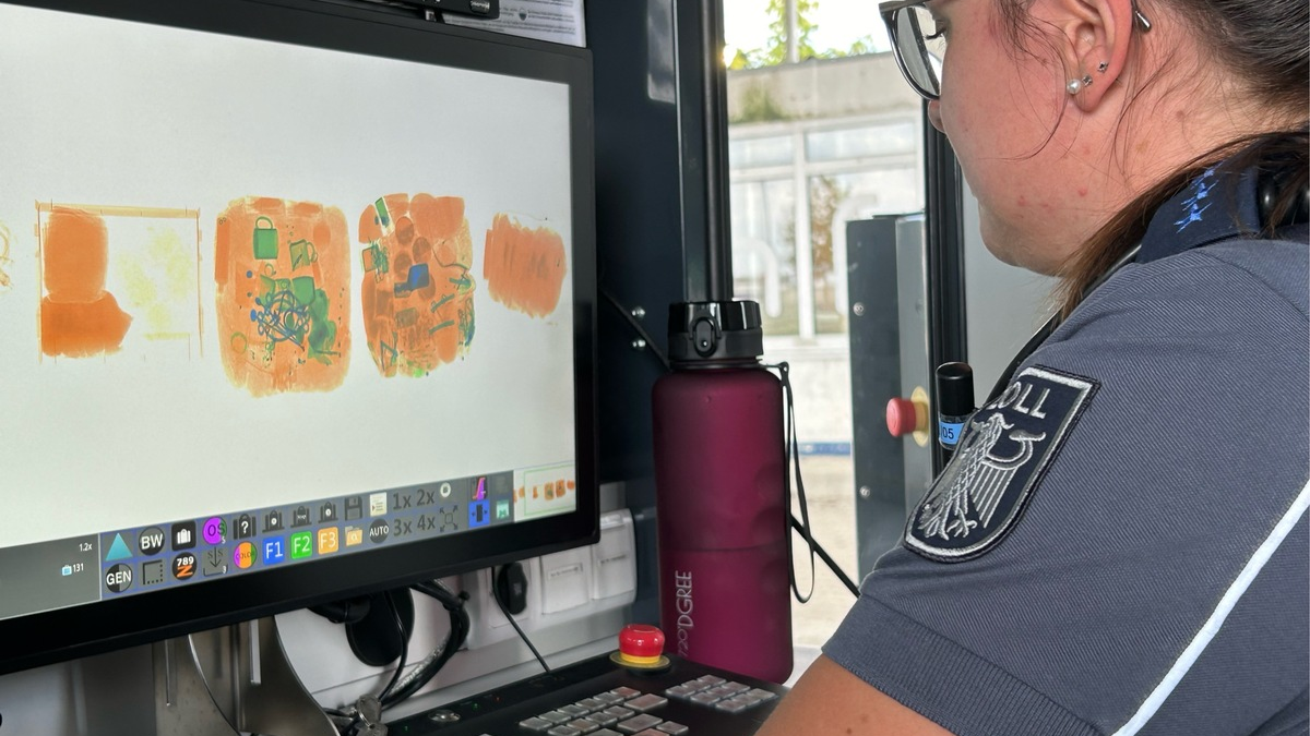 HZA-UL: Ende der Sommerferien - Zoll kontrolliert Rückreiseverkehr - Foto: presseportal.de