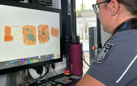 HZA-UL: Ende der Sommerferien - Zoll kontrolliert Rückreiseverkehr - Foto: presseportal.de