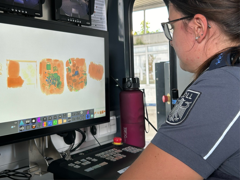 HZA-UL: Ende der Sommerferien - Zoll kontrolliert Rückreiseverkehr - Foto: presseportal.de