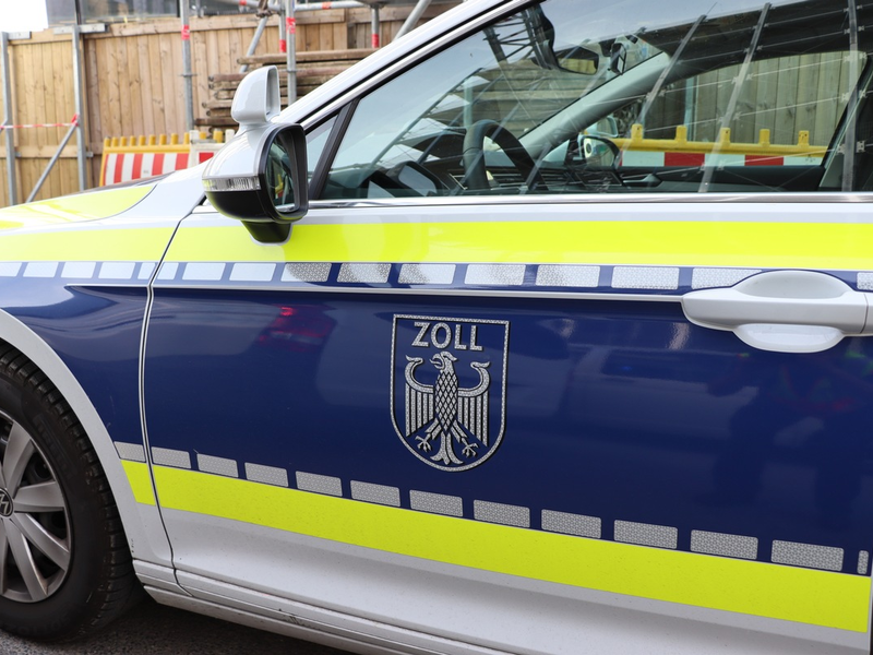 HZA-BI: Sieben illegal beschäftigte Arbeitnehmer entdeckt/Bielefelder Zoll wird auf Glasfaserbaustellen in Barntrup und Blomberg fündig - Foto: presseportal.de