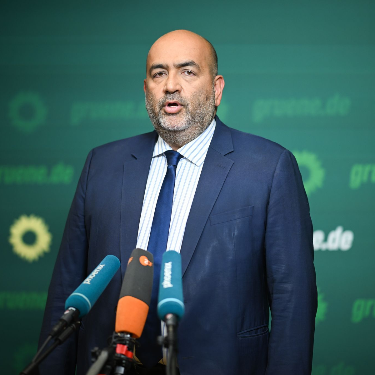 Für den Parteivorsitzenden der Grünen Omid Nouripour bleiben nach der Ankündigung der Bundesinnenministerin viele Fragen offen. (Archivbild) - Foto: Sebastian Christoph Gollnow/dpa
