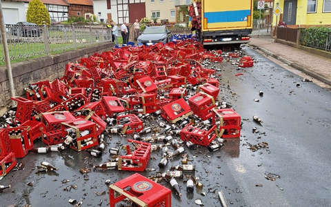 POL-NOM: Mangelnde Ladungssicherung führt zu Unfall - Foto: presseportal.de