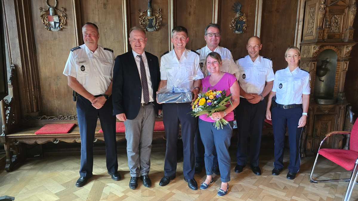 PP Ravensburg: Leiter des Polizeireviers Überlingen verabschiedet - Foto: presseportal.de