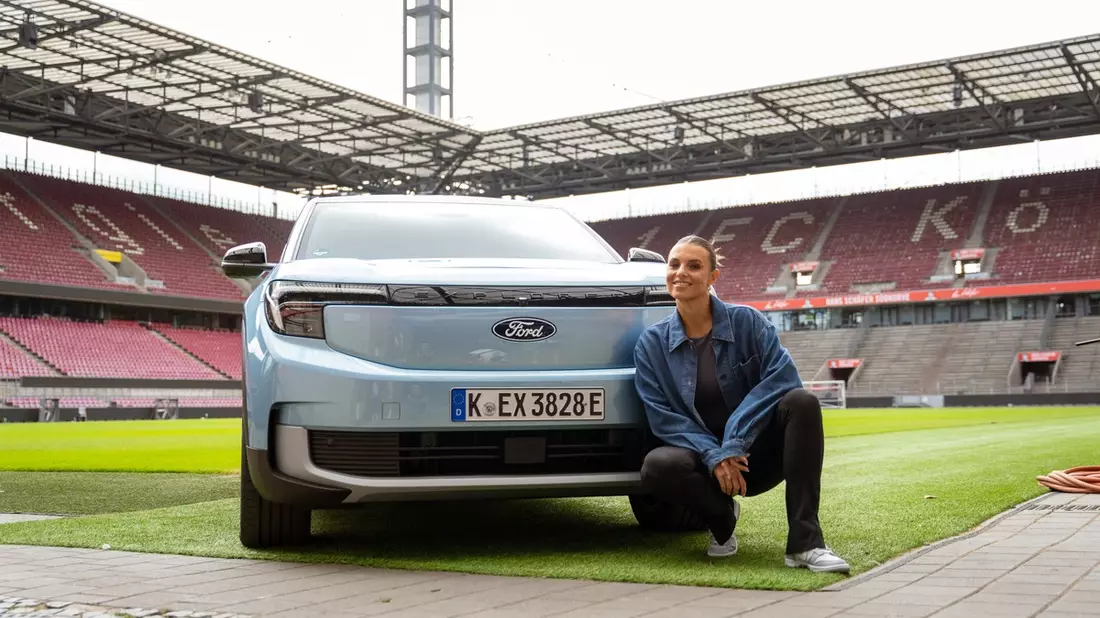 Ford gewinnt für die neueste Folge Be right Back die Moderatorin und Wahl-Kölnerin Laura Wontorra - Bild: presseportal.de