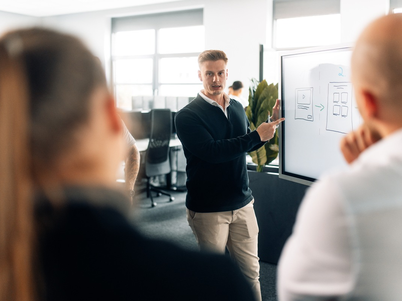 Marvin Flenche: So behalten KMU den Überblick über ihre Vertriebsprozesse - und maximieren ihren Verkaufserfolg - Foto: presseportal.de