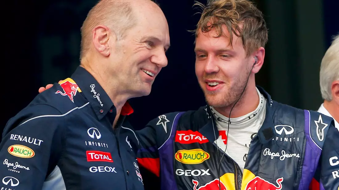 Auch Vettel wusste, wem er viel zu verdanken hatte. - Bild: picture alliance / dpa