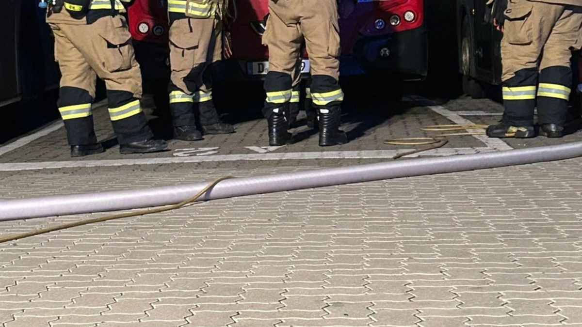 FW Mettmann: + + + Gewerbebrand + + + - Foto: presseportal.de