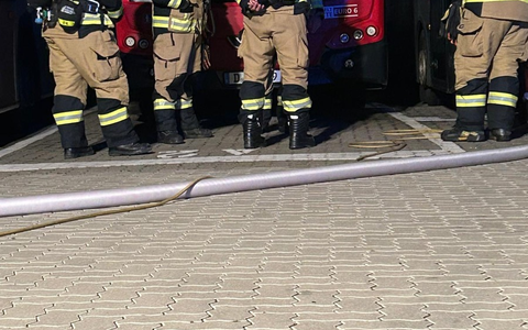 FW Mettmann: + + + Gewerbebrand + + + - Foto: presseportal.de