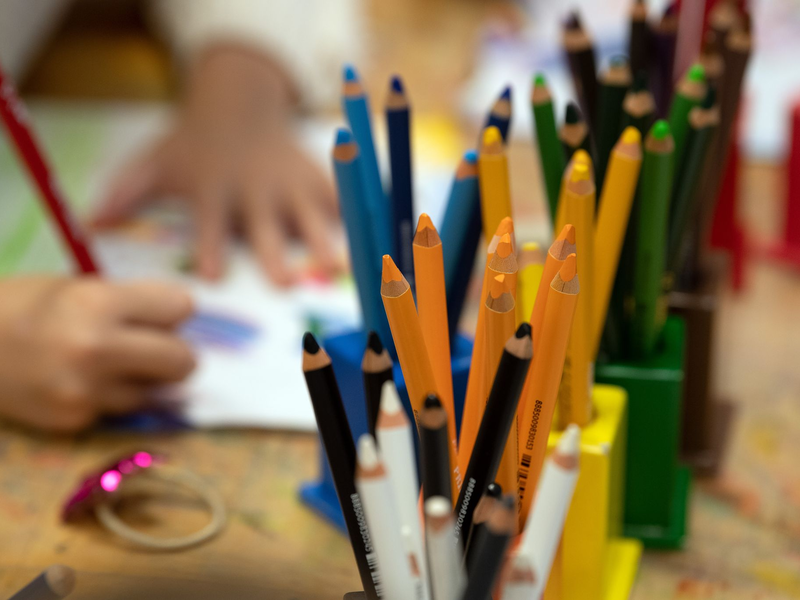 Laut OECD hat Deutschland zuletzt deutlich mehr in frühkindliche Bildung investiert. - Foto: Federico Gambarini/dpa