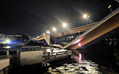 Teilweise eingestürzte Carolabrücke am 11.09.2024 - Foto: Feuerwehr Dresden,  Text: über dts Nachrichtenagentur