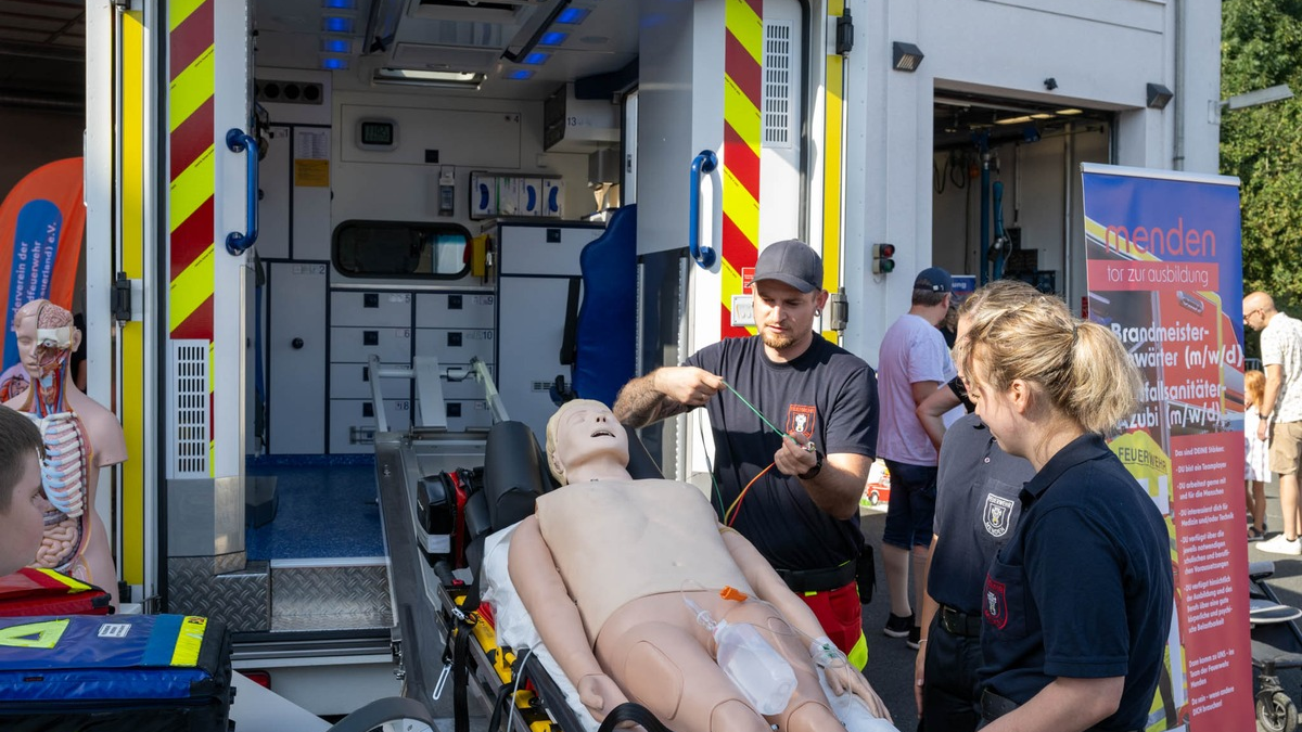 FW Menden: Jubiläumsfest zum 125jährigen Jubiläum des Löschzug Mitte - Foto: presseportal.de