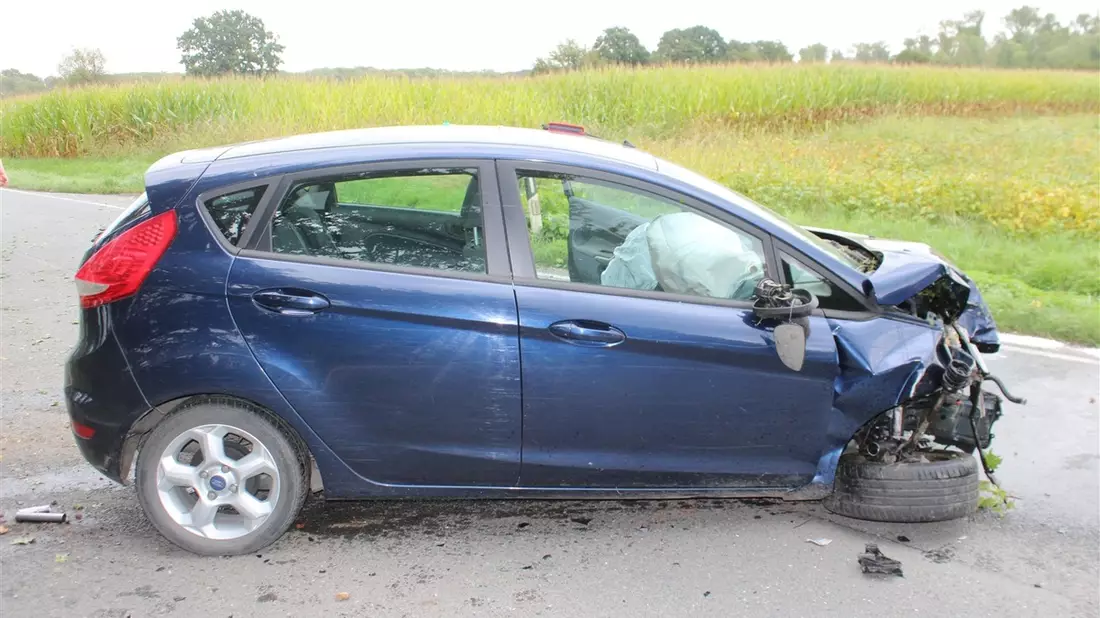 POL-COE: Nordkirchen, Münsterstraße/ Auto kommt von Straße ab - Bild: presseportal.de