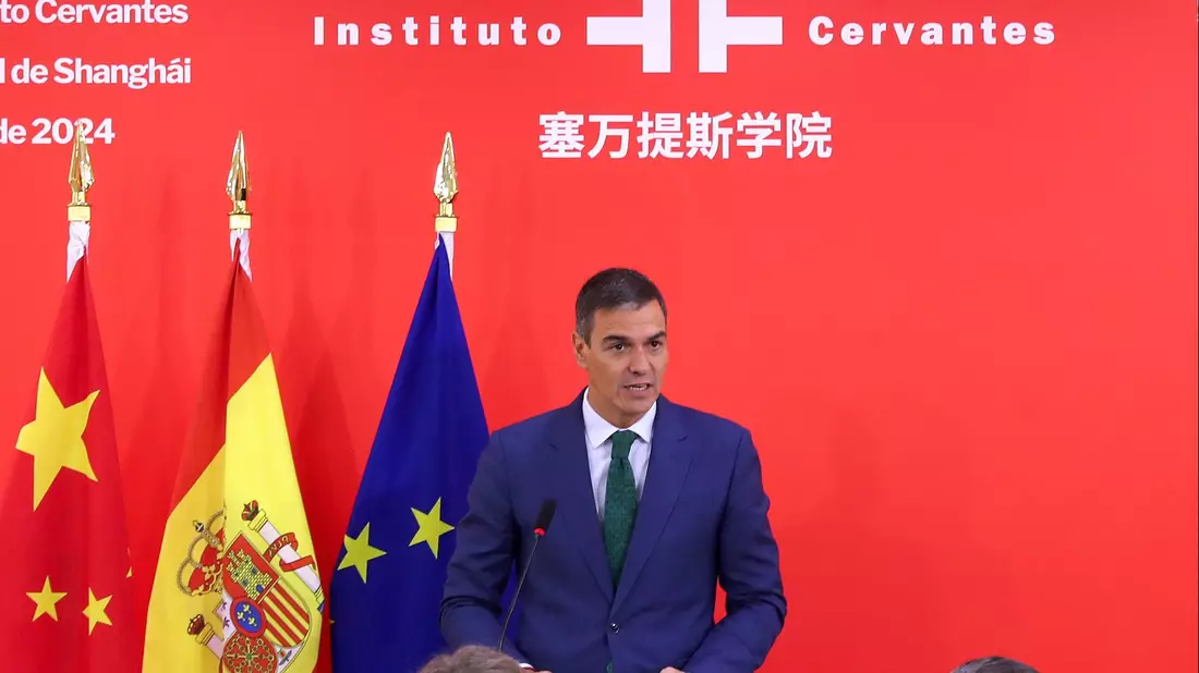 Spanien will seine Haltung zu den Strafzöllen der EU auf E-Autos aus China überdenken. - Bild: Fang Zhe/Xinhua/AP/dpa