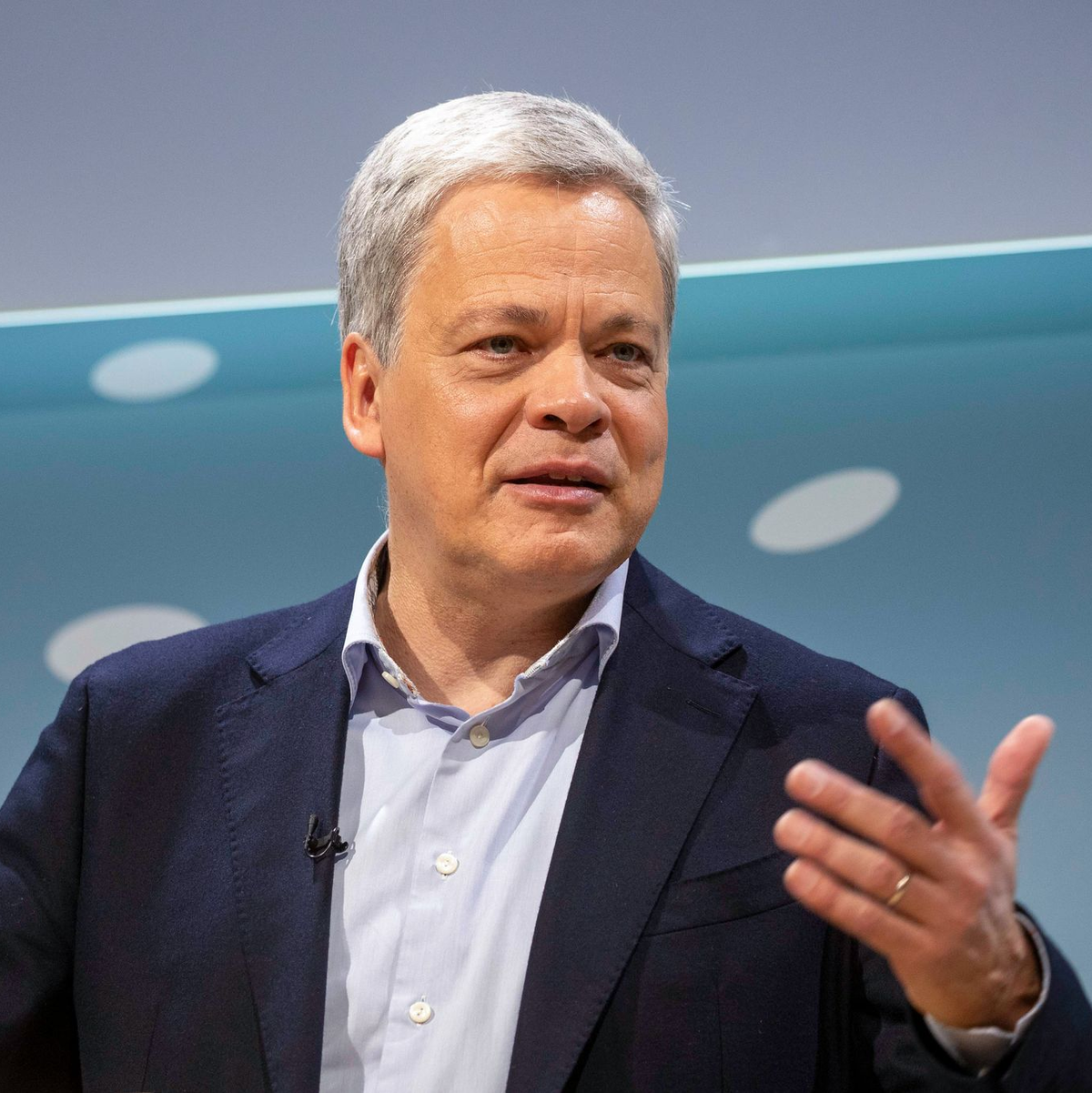 Die Commerzbank will sich nach Aussage von Chef Manfred Konf auf die Umsetzung ihrer eigene  Strategie konzentrieren (Archivfoto). - Foto: Helmut Fricke/dpa