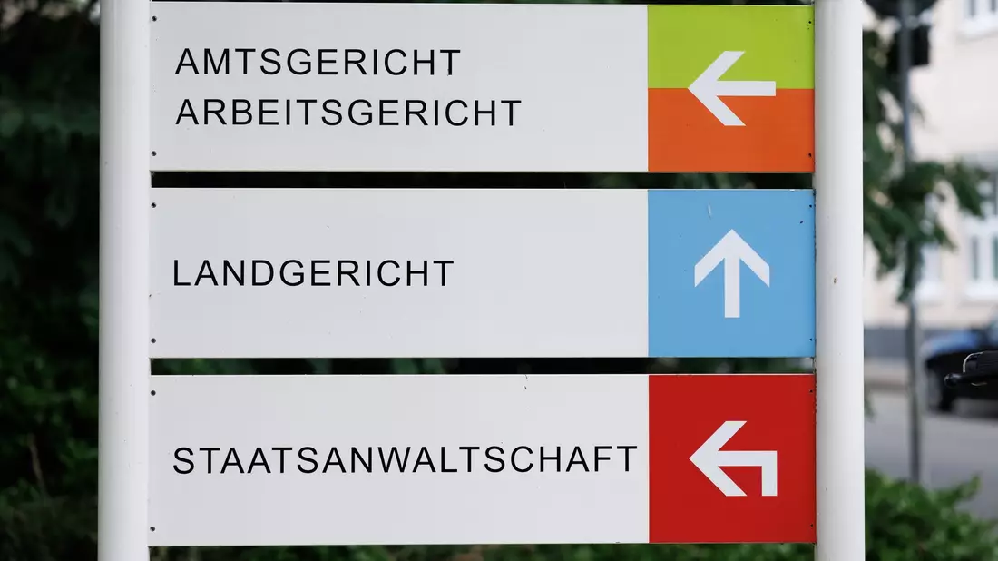 Nach einer mutmaßlichen Gruppenvergewaltigung ermittelt die Staatsanwaltschaft gegen sechs Männer und eine Frau. - Bild: Friso Gentsch/dpa