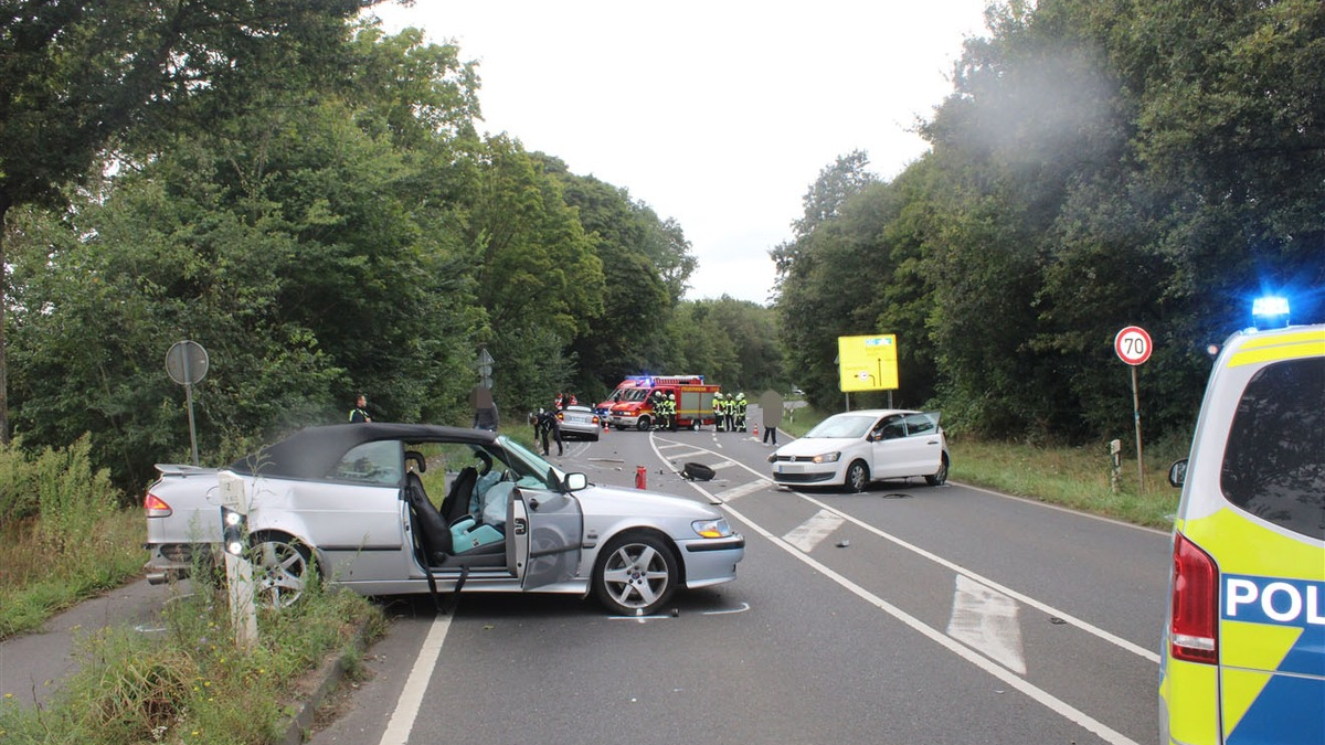 POL-DN: Vier Leichtverletzte bei Verkehrsunfall - Foto: presseportal.de