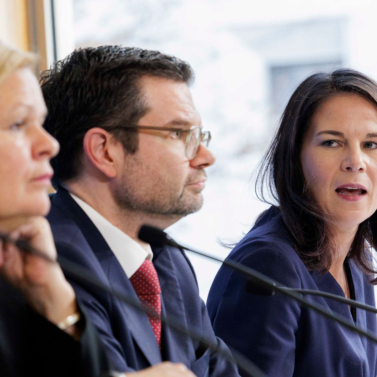 Nach dem Treffen am Dienstag schoben Regierungsvertreter und Unionspolitiker einander die Schuld für das Scheitern der Gespräche zu. - Foto: Carsten Koall/dpa