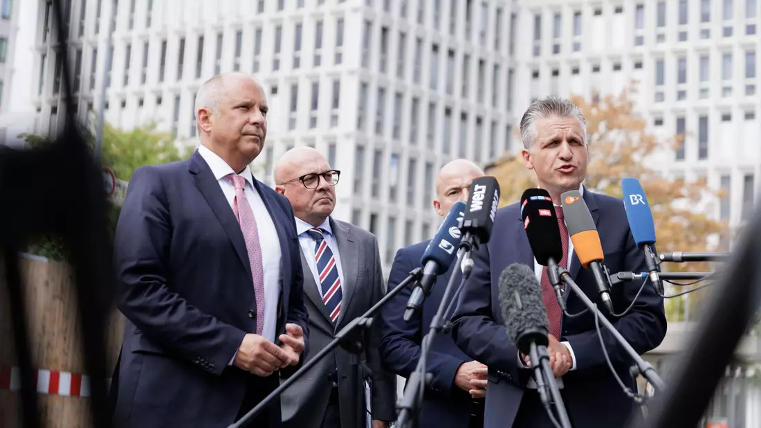 Ob umfassende Zurückweisungen an der Grenze möglich wären, war 2015 schon einmal im Bundesinnenministerium geprüft worden. Die damalige Bundeskanzlerin Angela Merkel (CDU) traf allerdings die politische Entscheidung, diesen Weg nicht weiterzuverfolgen. - Bild: Carsten Koall/dpa