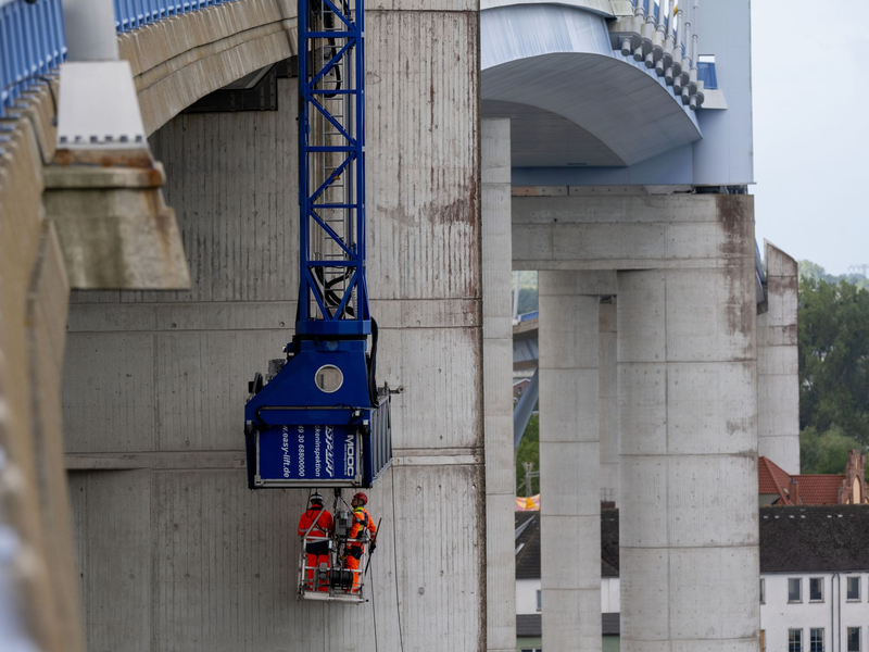 Jede Brücke in Deutschland durchläuft alle sechs Jahre eine Hautüberprüfung. (Archivfoto) - Foto: Stefan Sauer/dpa