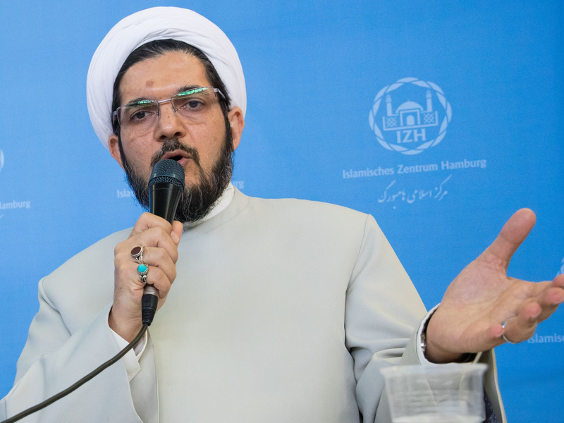 Mohammad Hadi Mofatteh ist Leiter des inzwischen verbotenen Islamischen Zentrums Hamburg. - Foto: Christian Charisius/dpa
