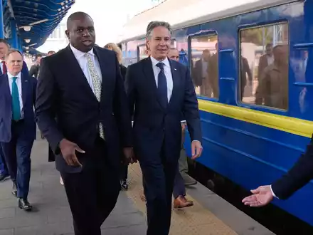 Der ukrainische Außenminister Andrij Sybiha traf seine beiden Amtskollegen Antony Blinken und David Lammy zu Gesprächen. - Foto: Mark Schiefelbein/AP/dpa